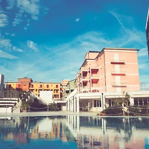 4* Resort Ai Pozzi Village &